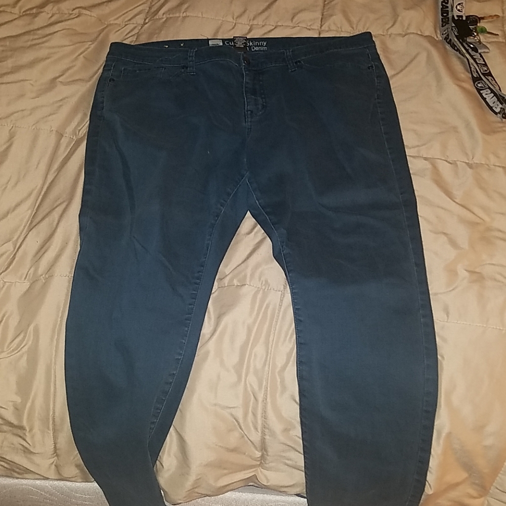 Too small & dont like the color